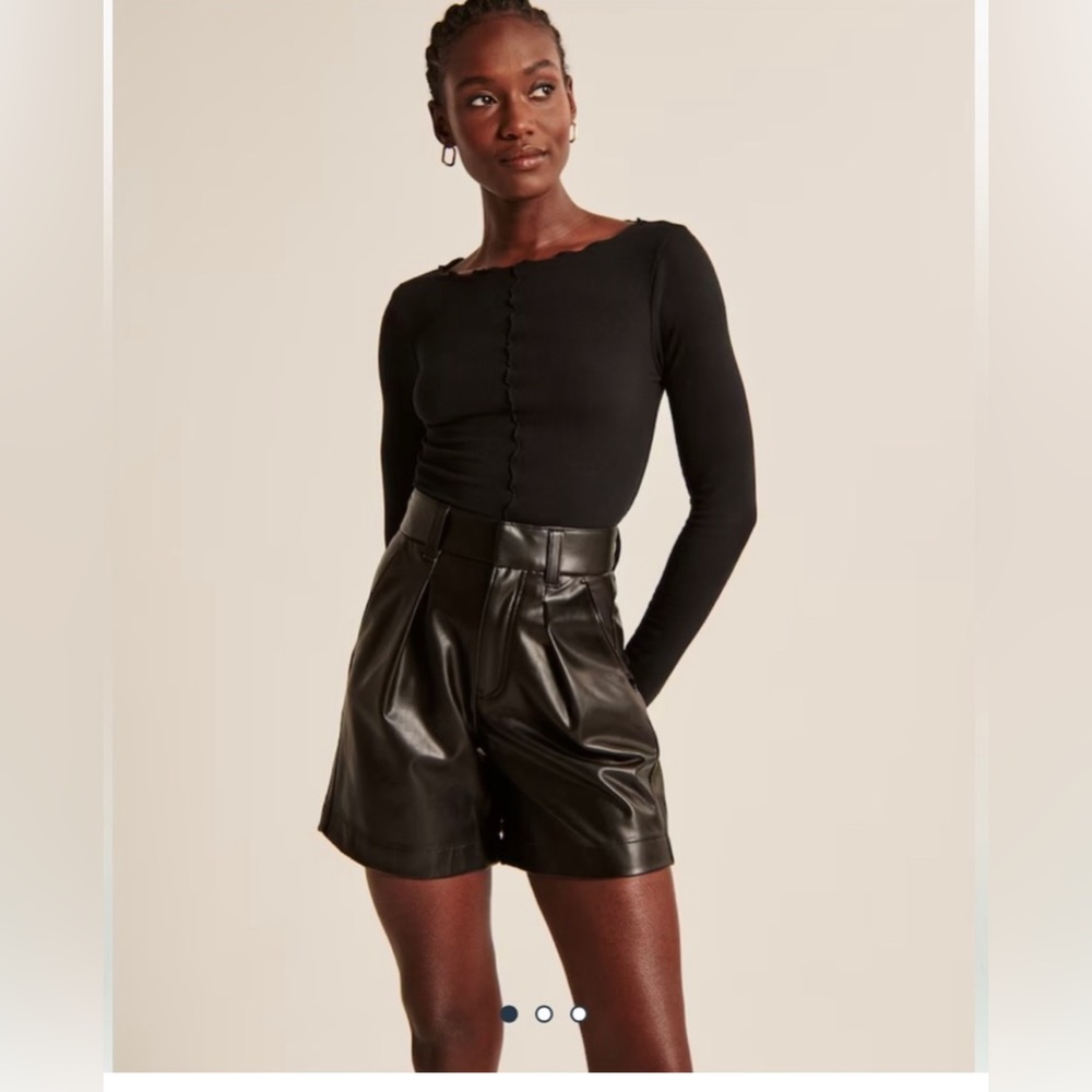 Abercrombie & Fitch High Rise Vegan Leather Shorts Black (Size M)